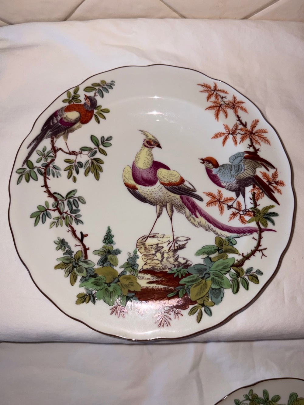 Mottahedeh Colonial Williamsburg "Chelsea Bird" Porcelain Salad Plates Set of 2 - Picture 2 of 9